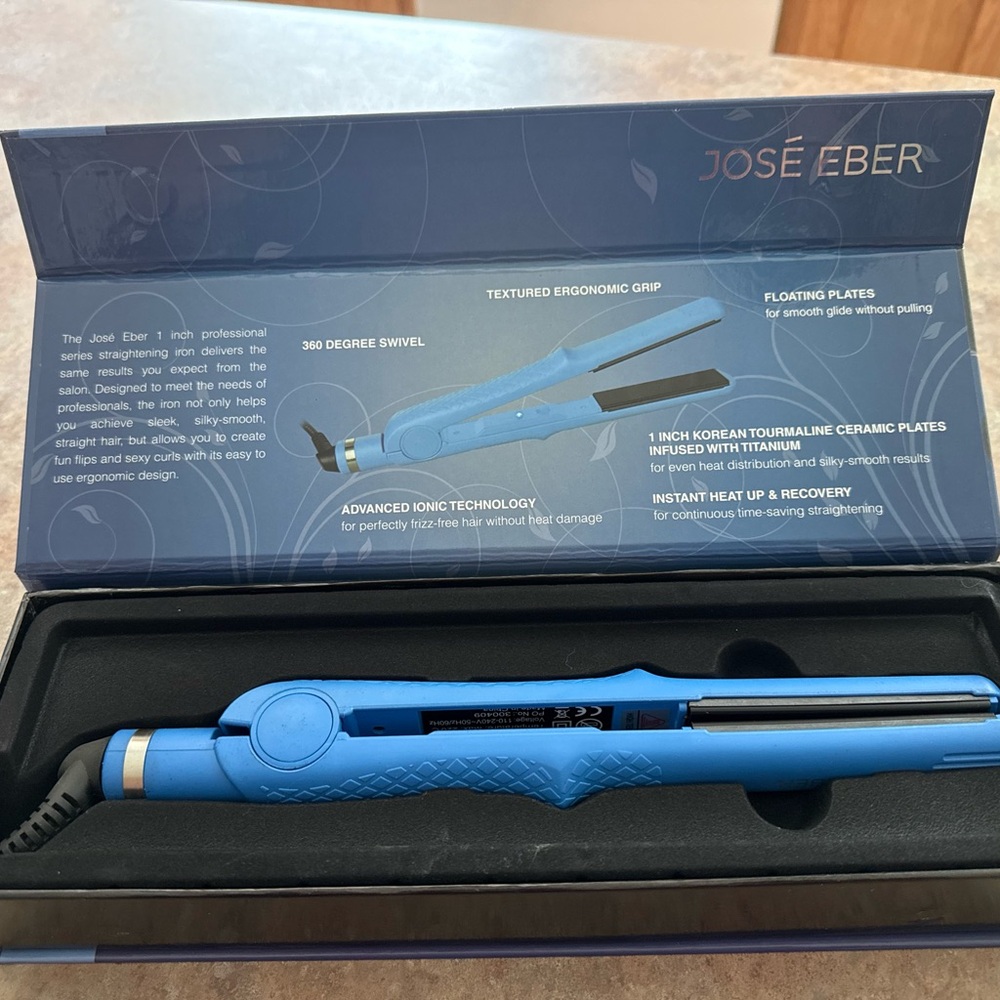 José Eber Blue Hair Straightener